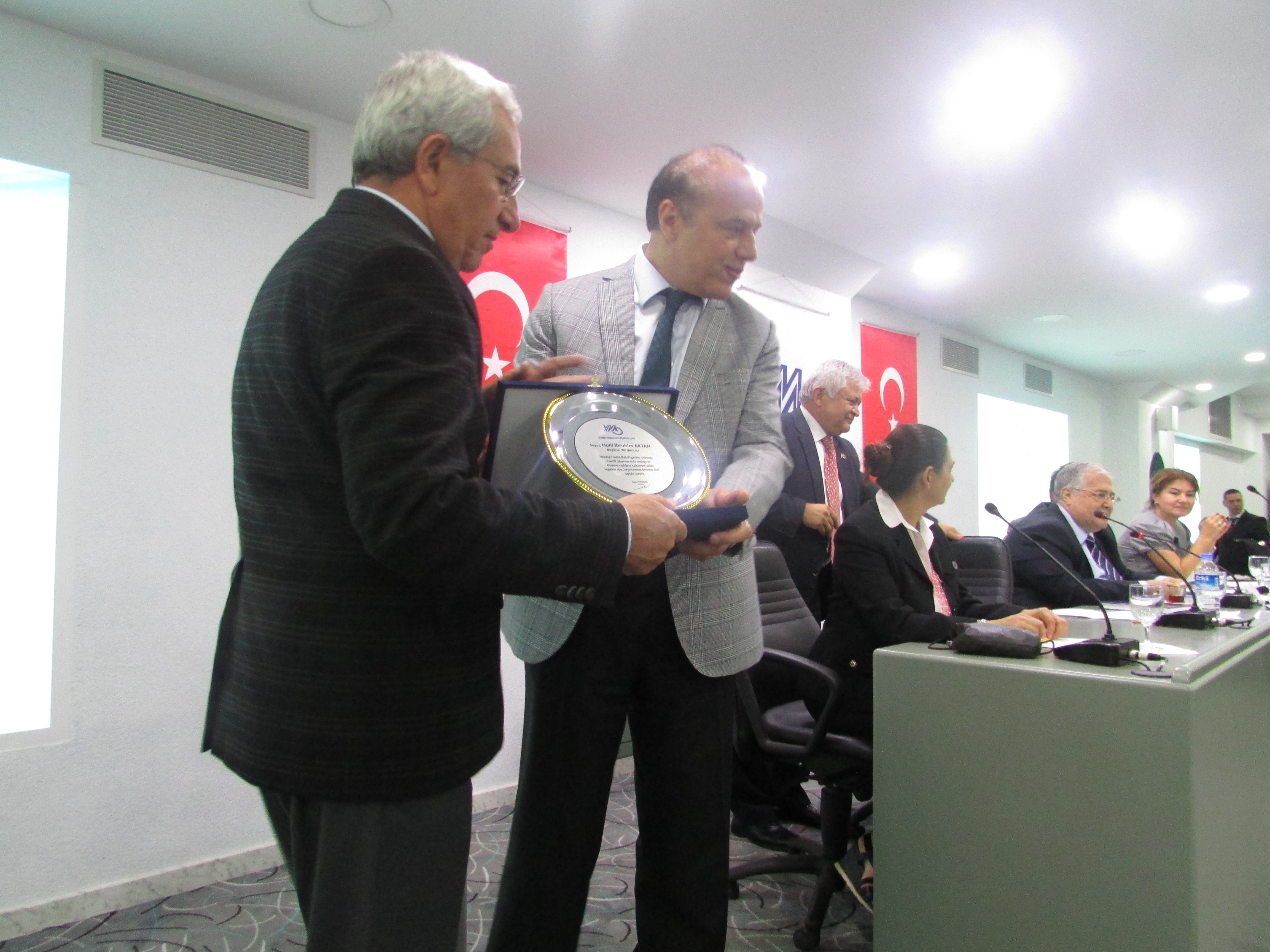 İbrahim Aktan  Osman Arıoğlu Plaket